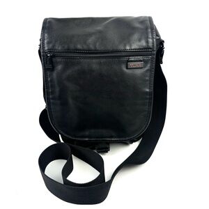 Tumi Crossbody Bag Black Leather Messenger Handbag Travel Adjustable Strap